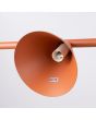 binnenzijde kapje met e14 fitting van de okerrood langwerpige metalen hanglamp van 122 cm lang met vier kegelvormige kapjes aan een stang
