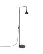 zwart metalen leeslamp van 165 cm hoog met een draaibaar en kantelbaar metalen kegelvormig kapje