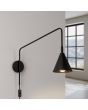 Brandende Sollux Nox zwarte wandlamp met een uitval van 61 cm met een kantelbare spot met E14 fitting en snoer van 185 cm met schakelaar en stekker