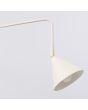 Detailfoto van het scharnier van de spot van de Sollux Nox beige wandlamp met een uitval van 61 cm met een kantelbare spot met E14 fitting en snoer van 185 cm met schakelaar en stekker