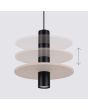 In hoogte verstelbare schijf van de Sollux Pelta zwarte buisvormige hanglamp met een beige schijf van vilt met een diameter van 30cm eromheen