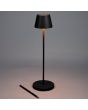 Konstsmide Pomezia mat zwarte aluminium IP54 terraslamp van tot 124 cm hoog met rond kapje met tussenstuk ernaast 