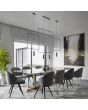 Thoro Rana TH.019CZ sfeerfoto van drie hanglampen met zwart vierkant en een zwart cilindervormige spot voor een GU10 lamp boven een glazen tafel