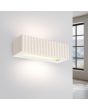 Brandende Sollux Rigata wit geribbelde up en down wandlamp van keramiek van 34 cm breed en 12 cm diep