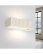 Brandende Sollux Rigata wit geribbelde up en down wandlamp van keramiek van 34 cm breed en 12 cm diep