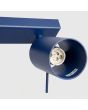 Binnenzijde met fitting van een spotje van de ultramarijn blauw metalen plafondspot met rechthoekige plafondplaat van 118 cm en zes met staaf richtbare spotjes