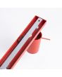 bevestiging van de rood metalen plafondspot met rechthoekige plafondbalk van 45cm met drie spots met staafje op het spotje te richten