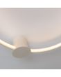 Detailfoto brandende LED ring van de Rio beige cirkelvormige plafonniere met een diameter van 55 cm en geïntegreerde LED aan de binnenzijde van de ring