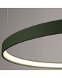Detailfoto van de brandende LED ring van de olijfgroene cirkelvormige hanglamp Rio met een diameter van 78 cm en een LED ring aan de binnenzijde