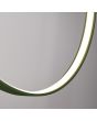 Detailfoto van de brandende LED ring van de olijfgroene ringvormige hangende spiegellamp Rio met een diameter van 78 cm met een LED ring aan de binnenzijde