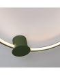 Detailfoto van de brandende LED ring van een olijfgroene ringvormige plafondlamp Rio