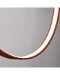 Detailfoto van de brandende LED ring van de okerrode ringvormige hangende spiegellamp Rio met een diameter van 110 cm met een LED ring aan de binnenzijde