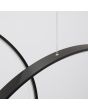 Detailfoto van een bevestigingspunt en LED ring van de zwarte hanglamp Rio met vijf verticale ringen in drie formaten, 55, 78 en 110 cm met elk LED aan de binnenzijde