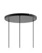 plafondplaat van de zwarte hanglamp Sander met een diameter van 50 cm en drie pendels met elk een druppelvormige kap van rookglas met een diameter van 25cm