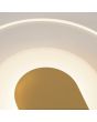 Detailfoto van de diffuser van de Searchlight target goudkleurige wandlamp van 23cm in diameter met een ronde glazen diffuser voor indirect licht
