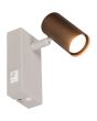 Reality Taryn compacte wandspot met schakelaar van 12cm hoog op een warm grijs wandplaatje en een koffiebruin spotje met een brandende 35mm GU10 lamp