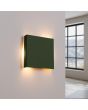 brandende olijfgroen vierkant metalen wandlamp van 15 cm in doorsnede met lichtbundel naar boven en beneden