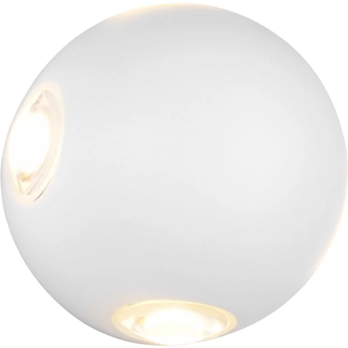 Trio Avisio 246760431 witte buitenlamp met vier lichtpunten